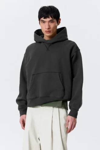 Boxy-Kapuzenpullover aus Baumwollfleece – gewaschenes Schwarz