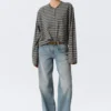 Boxy Langarm-Henley-T-Shirt – gestreift, dunkelgrau Boxy Langarm-Henley-T-Shirt – gestreift, dunkelgrau