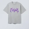Boxy T-Shirt mit Print – Grau-lila Print Boxy T-Shirt mit Print – Grau-lila Print