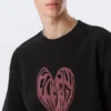 Boxy T-Shirt mit Print – Schwarz – Heart of Energy Boxy T-Shirt mit Print – Schwarz – Heart of Energy