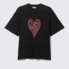 Boxy T-Shirt mit Print – Schwarz – Heart of Energy Boxy T-Shirt mit Print – Schwarz – Heart of Energy