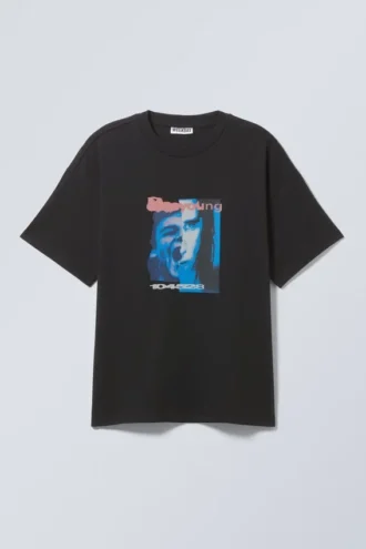 Boxy T-Shirt mit Print – Schwarz – Young Faces