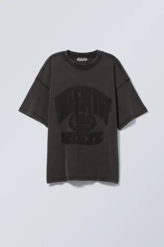 Boxy T-Shirt mit Print – Washed Black – Stencil State