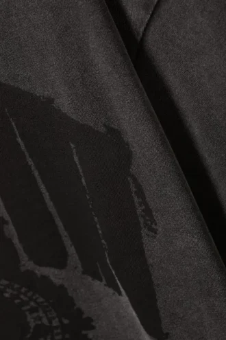 Boxy T-Shirt mit Print – Washed Black – Stencil State