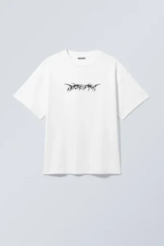 Boxy T-Shirt mit Print – Weiß – Dream Marker Logo