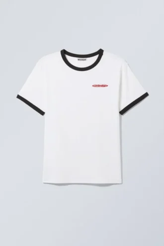 Buck Mit Print Ringer-T-Shirt – Weiß – Destination-Logo