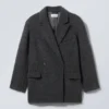 Carla Oversized-Jacke aus Wollmischung – Graues Fischgrätenmuster Carla Oversized-Jacke aus Wollmischung – Graues Fischgrätenmuster
