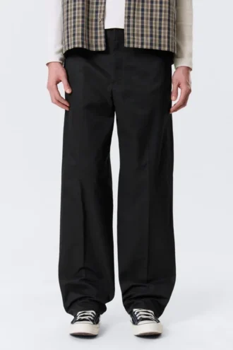 Chino-Hose mit mittlerer Leibhöhe und geradem Bein – Schwarz