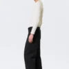 Chino-Hose mit mittlerer Leibhöhe und geradem Bein – Schwarz