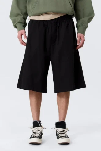 Chino-Shorts mit lockerer Passform und mittlerer Leibhöhe – Schwarz