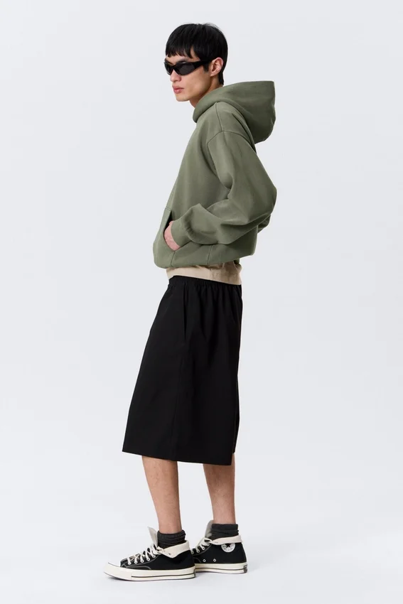 Chino-Shorts mit lockerer Passform und mittlerer Leibhöhe – Schwarz Chino-Shorts mit lockerer Passform und mittlerer Leibhöhe – Schwarz