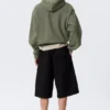 Chino-Shorts mit lockerer Passform und mittlerer Leibhöhe – Schwarz Chino-Shorts mit lockerer Passform und mittlerer Leibhöhe – Schwarz