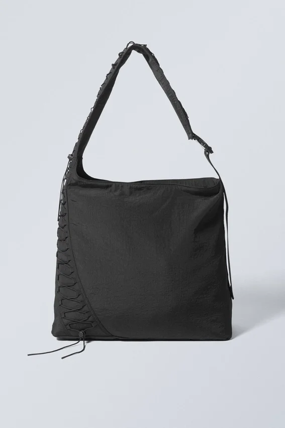 Dawa Schultertasche mit Kordelzug – Schwarz Dawa Schultertasche mit Kordelzug – Schwarz