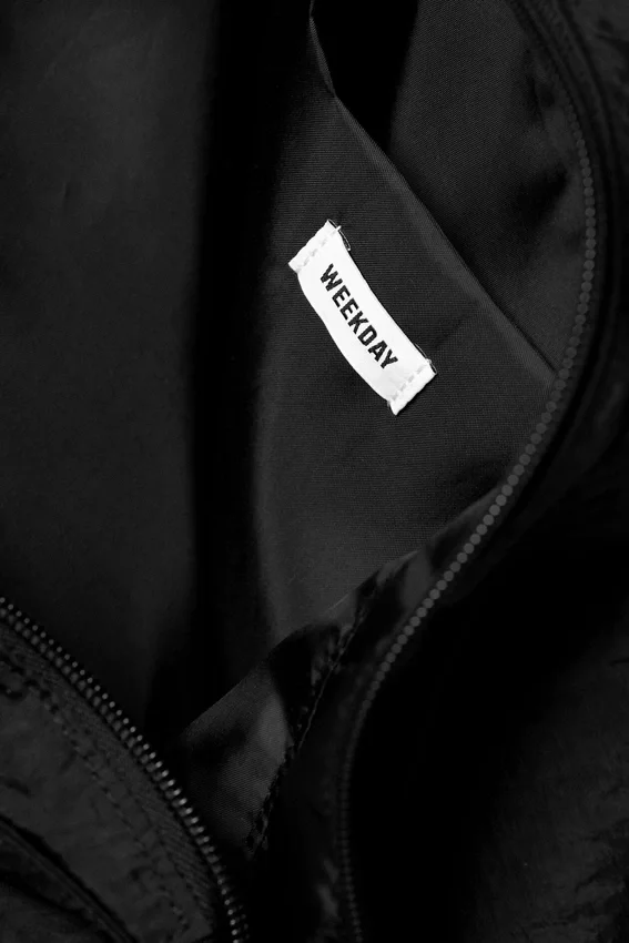 Dawa Schultertasche mit Kordelzug – Schwarz Dawa Schultertasche mit Kordelzug – Schwarz