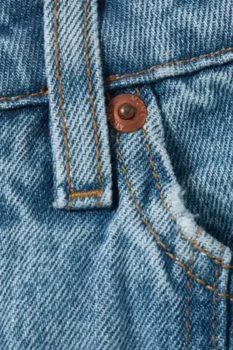 Denimrock mit Schlitz und mittlerer Taillenhöhe – Fresh Blue – Mittelblau