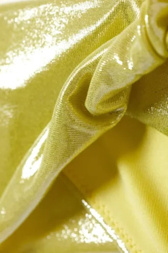 Drapierte Bikinihose – Glänzendes Gelb