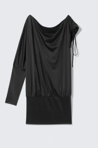 Drapiertes Jersey-Kleid mit einem Ärmel – Schwarz