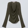 Drapiertes Langarmshirt – Dunkelkhaki-Grün Drapiertes Langarmshirt – Dunkelkhaki-Grün