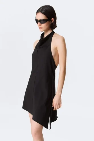 Drapiertes Midi-Kleid mit Neckholder-Ausschnitt und drapiertem Wasserfallkragen – Schwarz