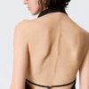 Drapiertes Midi-Kleid mit Neckholder-Ausschnitt und drapiertem Wasserfallkragen – Schwarz Drapiertes Midi-Kleid mit Neckholder-Ausschnitt und drapiertem Wasserfallkragen – Schwarz
