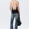 Drapiertes Neckholder-Top mit Wasserfallausschnitt – Schwarz Drapiertes Neckholder-Top mit Wasserfallausschnitt – Schwarz