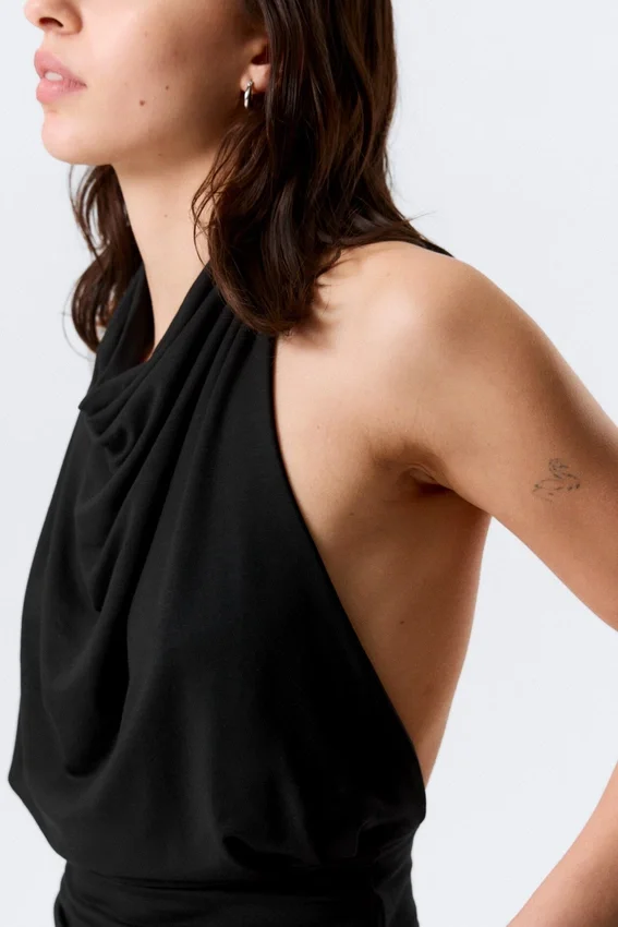 Drapiertes Neckholder-Top – Schwarz Drapiertes Neckholder-Top – Schwarz
