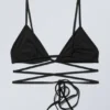 Dreieckiges Wickel-Bikini-Oberteil – Schwarz Dreieckiges Wickel-Bikini-Oberteil – Schwarz
