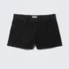 Duchess Low Rise Distressed Mini-Jeansshorts – Black Rinse – Schwarz Duchess Low Rise Distressed Mini-Jeansshorts – Black Rinse – Schwarz