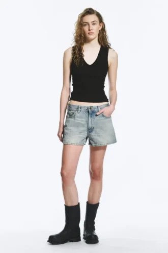 Duchess Low Rise Distressed Mini-Jeansshorts – Port Blue – Hellblau