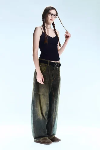 dunno unisex barrel jeans mit niedriger leibhhe und weitem bein washed sulfur dark khaki cheap monday gb 2 330x495 - Dunno Unisex-Barrel-Jeans mit niedriger Leibh&ouml;he und weitem Bein &ndash; Washed Sulfur &ndash; Dark Khaki | Cheap Monday Gb