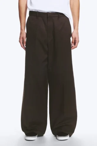 Emil Chino-Hose in lockerer Passform – Dunkelbraun