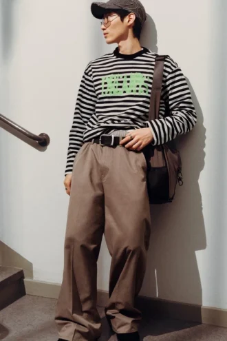 Emil Chino-Hose in lockerer Passform – Dusty Mole