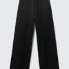 Emil Chino-Hose in lockerer Passform – Schwarz Emil Chino-Hose in lockerer Passform – Schwarz