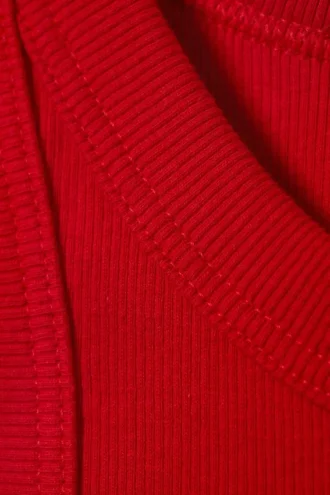 Eng anliegendes geripptes Tanktop – Rot