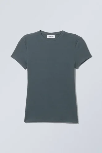 Eng anliegendes T-Shirt mit Rippstrick – Dunkelpetrol
