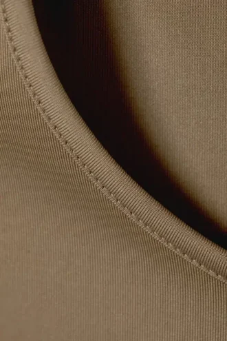 Eng anliegendes Tanktop – Dunkelbeige
