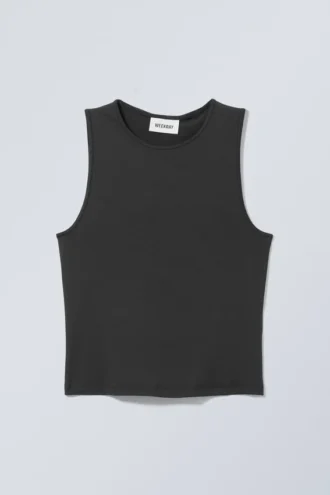 Eng anliegendes Tanktop – Schwarz