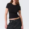 Enges Mini-T-Shirt – Schwarz Enges Mini-T-Shirt – Schwarz