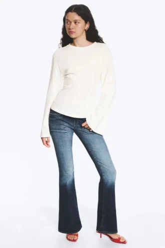 Figurbetontes Langarmshirt – Staubweiß