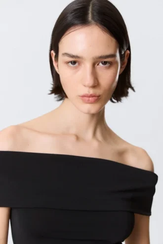 Figurbetontes, ärmelloses Off-Shoulder-Top – Schwarz
