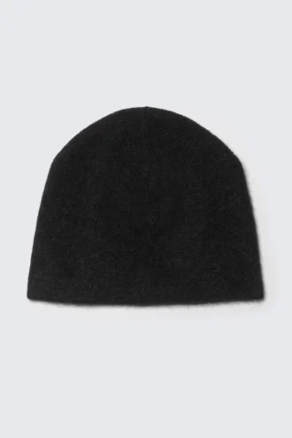 Flauschige Mütze – Schwarz Flauschige Mütze – Schwarz