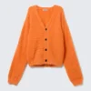 Flauschige Strickjacke mit V-Ausschnitt – Orange Flauschige Strickjacke mit V-Ausschnitt – Orange
