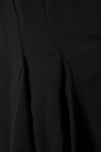 Fließendes Minikleid mit V-Ausschnitt – Schwarz