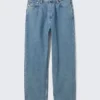 Galaxy Mid Rise Loose Straight Jeans – 90S Blue – Mittelblau Galaxy Mid Rise Loose Straight Jeans – 90S Blue – Mittelblau