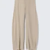 Gekräuselte Hose mit niedriger Leibhöhe und weitem Bein – Hellbeige Gekräuselte Hose mit niedriger Leibhöhe und weitem Bein – Hellbeige