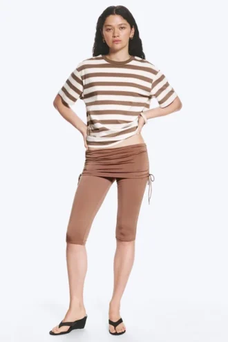Geraffte Caprihose in regulärer Passform – Staubbraun