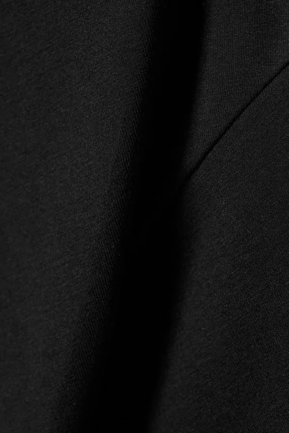 Gerafftes Maxikleid mit kurzen Ärmeln – Schwarz Gerafftes Maxikleid mit kurzen Ärmeln – Schwarz