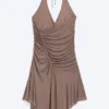 Gerafftes Neckholder-Mini-Kleid – gewaschenes Braun Gerafftes Neckholder-Mini-Kleid – gewaschenes Braun