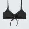 Gerafftes Triangel-Bikini-Oberteil – Schwarz Gerafftes Triangel-Bikini-Oberteil – Schwarz