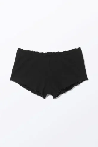 Gerippte Mini-Shorts mit Rüschen – Schwarz